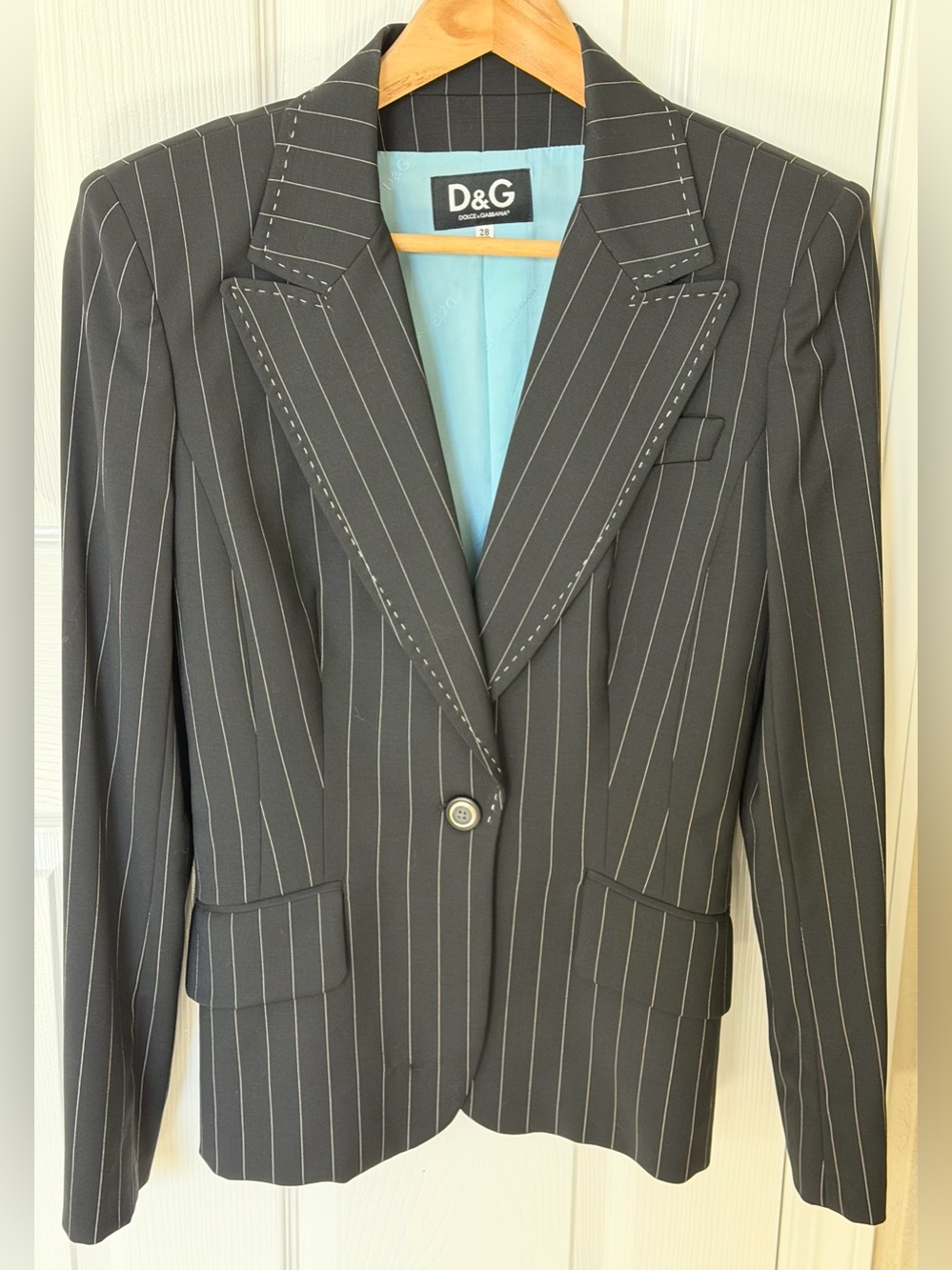 NWOT Dolce & Gabbana Italian Designer Suit 
Size XS